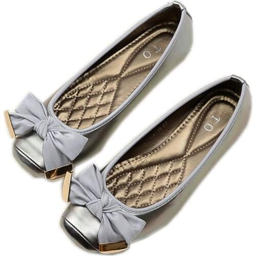TO Women's Slip-ons