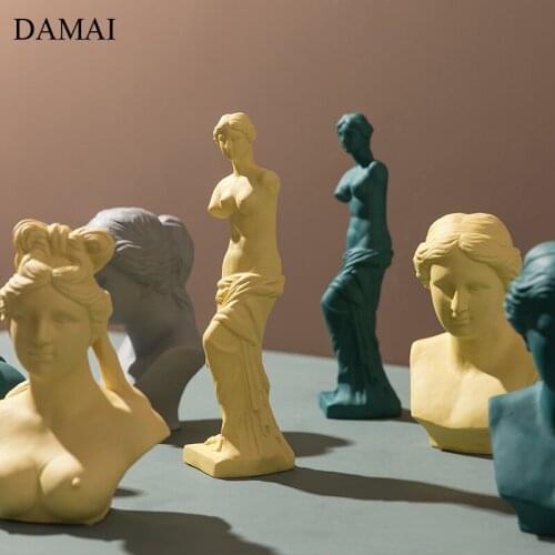 Nordic Venus Goddess Figurine Ceramic Character Art Porcelain Statue Crafts Desk Decoration Ornaments Home Decoration Modern