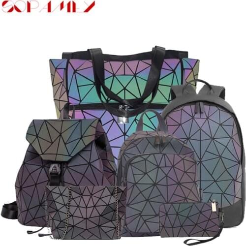 Women Chain Bag Luminous Backpack Bags Teenage 2020 Fashion Designer Brand Bags Female Zipper High Capacity PU School Backpack