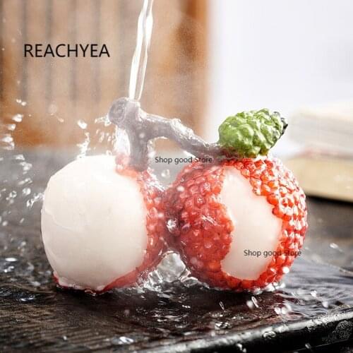 Novelty toys Tea Pet Discoloration litchi Tea set ornaments Tea accessories gift Encounter hot water discoloration Bright litchi