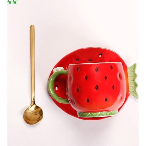 Strawberry Ceramic Coffee Cup with Spoon Cartoon Cute Coffee Mug Creative Nordic Espresso Mug Home Drinkware Girl Gift DA60MKB