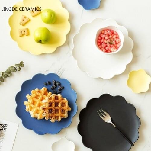 Direct Japanese ceramic solid color flower shape tableware ceramic creative groceries western salad dessert fruit plate scrub