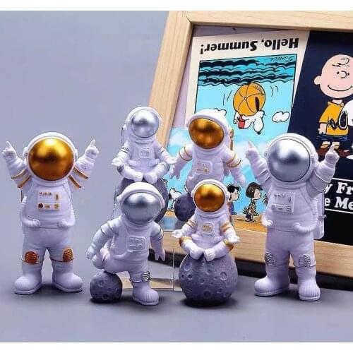 Astronaut Spaceman Creative Statue Car Decor Art Crafts Figurine Abstract Sculpture Home Office Desktop Decoration Ornament Gift