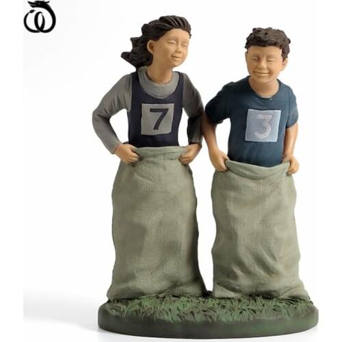 WU CHEN LONG Creative Boys And Girl Race Art Sculpture Cute Figure Figurines Resin Craft Home Decoration Birthday Gift R6280