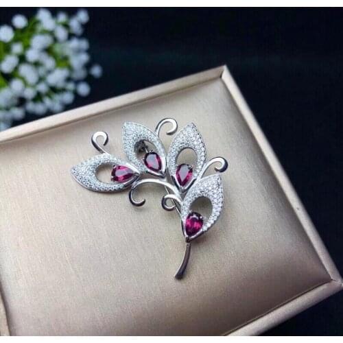 Natural garnet brooch, 925 sterling silver, beautiful brooch, flower style, beautiful color, price is suitable