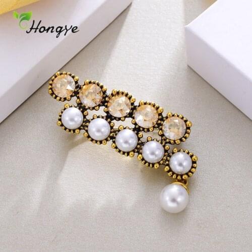 Hongye New Vintage Irregular Pearls Brooches For Women White Crystal Metal Party Dress Pins Jewelry 2020 Statement Accessories