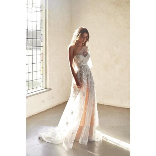 Princess Wedding Dress V Neck Appliqued with Flowers A-Line Side Split Bride Dress Backless Boho Wedding Gown robes de soirée