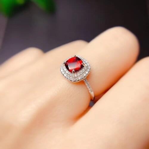 New style 925 sterling silver classic natural Red garnet gem ring women silver jewelry birthday party gift wine red color round