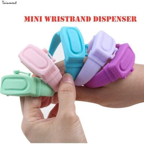 1PC Wristband Dispenser Outdoor Hand Sanitizer Dispenser Silica gel Wristband Hand Dispenser New Wearable Dispenser Pump Watches