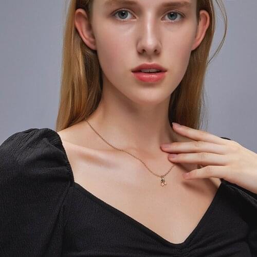 Sweet Small Fruits Strawberry Pendant Necklaces for Women Girls Short Gold Silver Color Clavicle Chain Mini Crystal Necklace