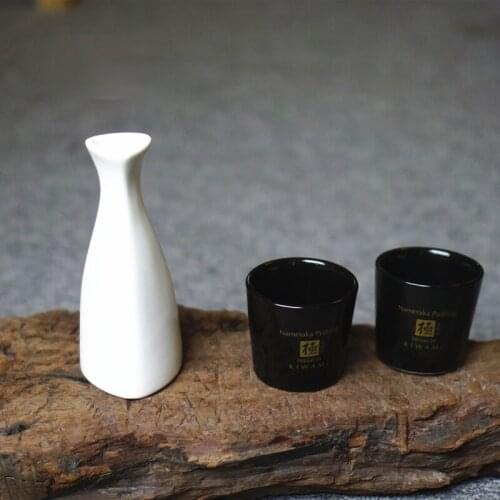 Japanese Style Sake Set Wine Cup Ceramic Black Sake Set Vintage White 1 Pot 2 Cups Box Wijnglazen Household Utensils EI50BW