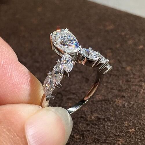 Huitan Stylish Female Finger Rings for Dance Party Dazzling White Cubic Zirconia Elegant Women Accessories Fashion Jewelry Bulk