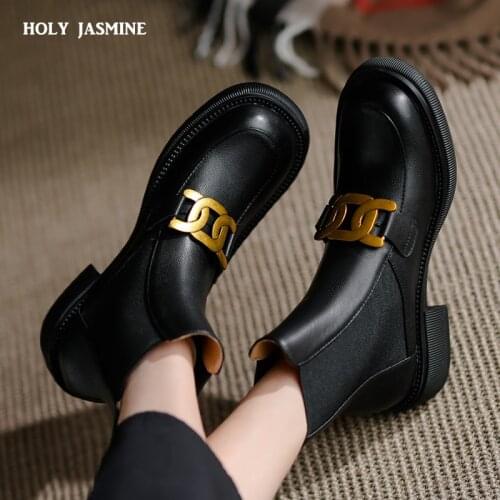 Womens Chelsea Boots Genuine Leather New Autumn Winter Fashion Womens Ankle Boots Retro Martin Boots Ladies Metal Decoration