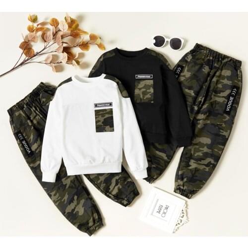 PatPat Trendy Camouflage Pocket Sweatshirt and Pants Sets