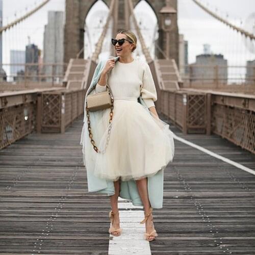 2010 Autumn Beige Knee Length Women Tulle Skirts A-line Fashion Midi Bridesmaid Tulle Skirt Zipper Female Tulle Skirt