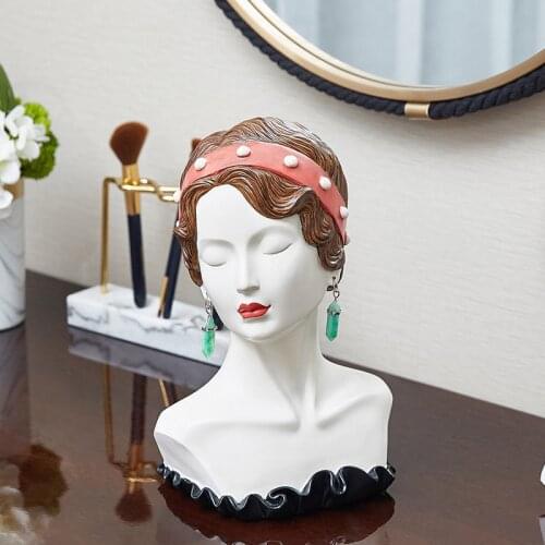 European Style Character Decoration Resin Beautiful Woman Ornaments TV Cabinet Home Livingroom Figurines Craft Office Furnishing