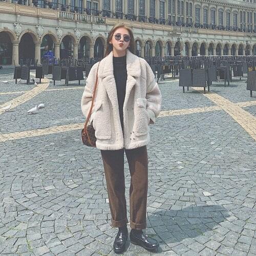 2020 New Winter Coat Retro Lazy Style Short Loose Fleece Artificial Fur One Lamb Fur Beige Coat Without Belt For Women C10