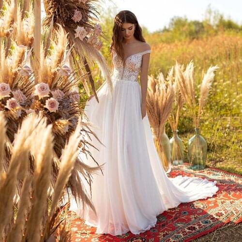 UZN Ivory A-Line Chiffon BOHO Wedding Dress Scoop Neck Appliques Lace Bridal Gowns Illusion Top Short Sleeves Brides Dresses