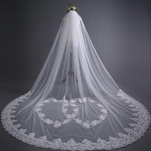 2018 New Elegant 3*3 Meters White/Ivory Beautiful Cathedral Length Lace Edge Wedding Bridal Veil With Comb EE9007