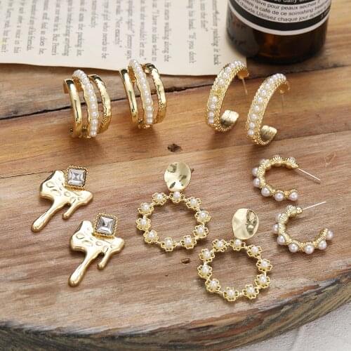 Korea New Elegant Irregular Pearl Bead Gold Color Drop Earrings For Women Irregular Coin Drop Earrings Girls Party Jewelry Gifts