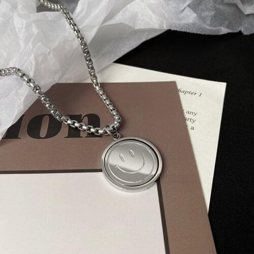 Origin Summer Textured Circle Smile Face Pendant Necklace for Women Girls Stylish Minimalist Chain Necklace Jewelry Fashion