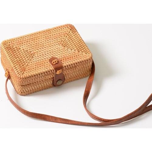 Square Solid Hand-Woven Bamboo Straw Bag Women Casual Magnetic Button Hard Messenger Bag WomenS Summer Fashion Messenger Bag