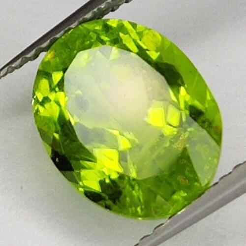 Gem gemstone GREEN PERIDOT Oval Faceted 3.81ct. 10x8mm