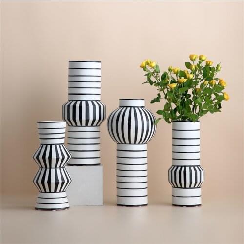 Creative Black and White Ceramic Vase Flower Arrangement Room Dining Table Crafts Decorative Art Irregular Vase Home Decoration
