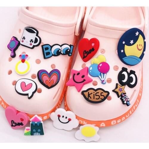 Single Sale 1pcs PVC Shoe Charms Heart Rainbow Star Ring Poached Egg Shoe Charms Accessories for Children Party X-mas Croc Jibz