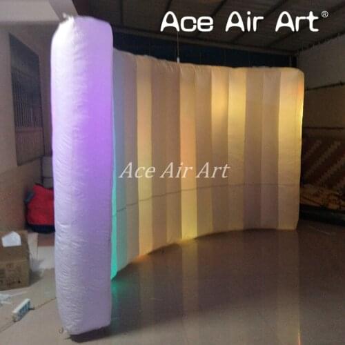 Durable designed attractive inflatable curve wall,led lighting photo selfie wall for party and wedding fun