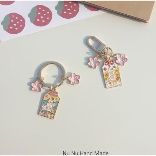 Trendy Lucky Cat Amulet Keychain Kawaii Decoration Charm Keyring Airpods Pendant For Clothes Backpack Key Chains Couple Gift