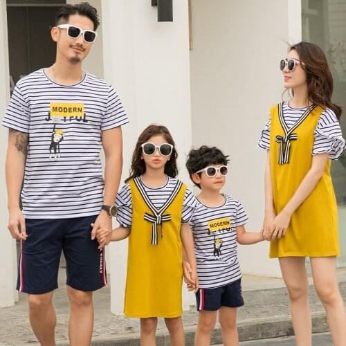 Couple Clothes for Husband and Wife Lovers Family Clothes Striped Tops Tee Casual Mother Daughter Dress 2020 Dad Son Shorts New