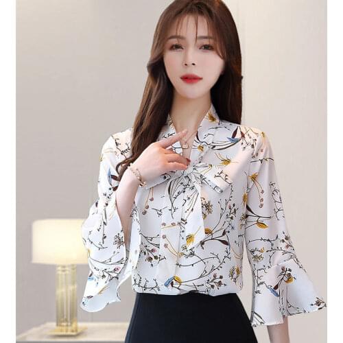 Summer WomenS New Short-Sleeved Chiffon Shirt Tops With Trumpet Sleeves Slimming Bottoming