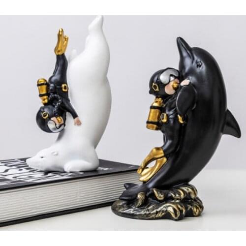Nordic creative cute diver model ornament light luxury Resin Statue Art Figurine Home office Decoration Accessories Crafts