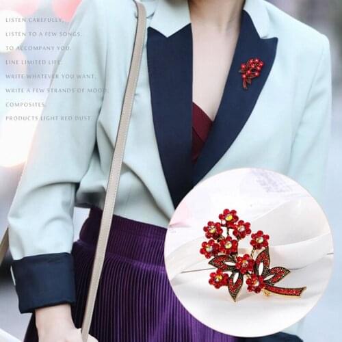 Fashion Rhinestone Round Flower Brooch Accessories Fashion Ladies Jewelry Scarf Buckle Alloy Rhinestone Brooch