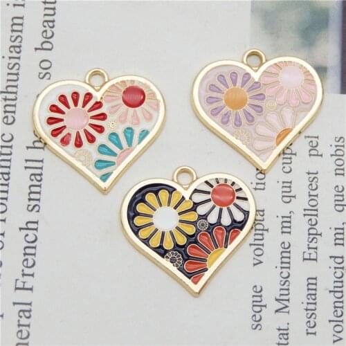 Julie Wang 6PCS Enamel Heart Shape Charms Daisy Flower Pattern Alloy Mixed Gold Tone Pendants Bracelet Jewelry Making Accessory