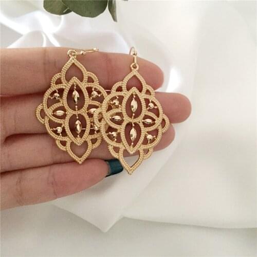 Gorgeous Gold Color Plating Filigree Unique Figure Drop Earrings For Women Elegant Anniversary Party Jewelry Accessory