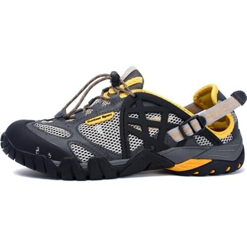 2020 Outdoor hiking shoes wear-resistant walking shoes