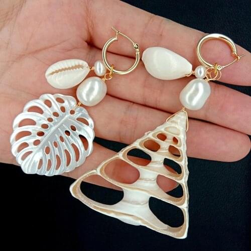 YYGEM Natural spiral shell White Rice Pearl Asymmetric Dangle Gold Plated Hoop Earrings handmade earrings for women