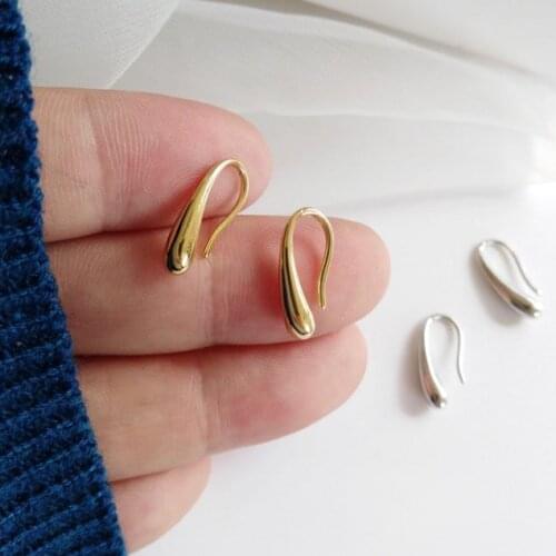 Mini Piercing Earrings For Women Simple Drop Water Shape Small Gold Earings Korean Ladies Elegant Charms Designer Ear Jewelry