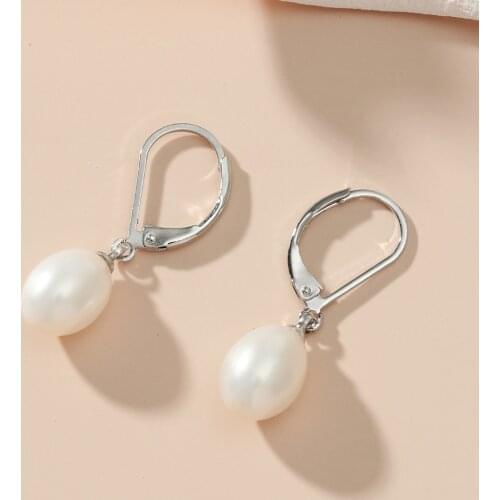 Women Stud Earrings Fashion Pearl Stud Earrings Gold Color Silver Color Natural Pearl Earrings Birthday Gift Banquet Dance Party