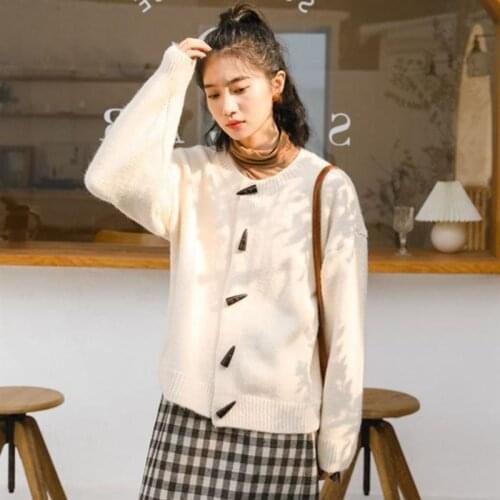Retro horn button knitted cardigan women autumn/winter 2021 new Korean version loose western pure color sweater top all-match