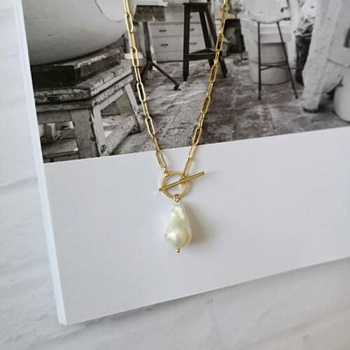 Baroque Natural Freshwater Pearl Necklaces Toggle Clasp Linked Chain Pendant Necklaces for Women French Temperament Necklace