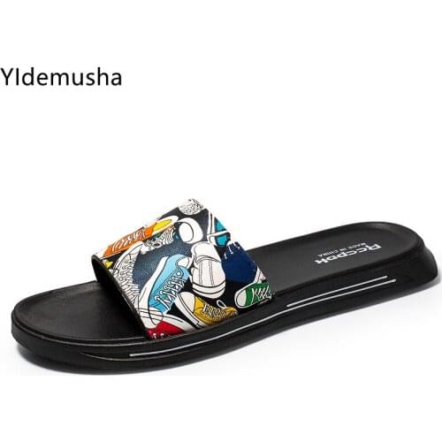 Men Outdoor Slippers Summer Non-Slip Light Home Mens Casual Shoes Soft Bottom Sandals Beach Slippers Mens Flat Shoes Flip Flop