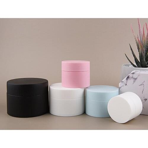 20pcs 50 g 80g Empty Black White Cosmetic Cream Jars PET Container Powder Mask Cream Bottle With Screw Lid