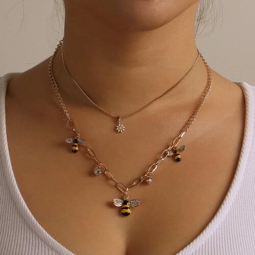 Multi-layer Creative Personality Lovely Bee Flower Pendant Short Choker Necklace for Women Collarbone Chain Fashion Jewelry