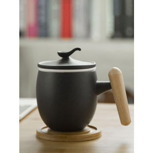 Japanese ceramic coffee mugs with lid with filter simple office water cup creative personality tea cup with wooden handle