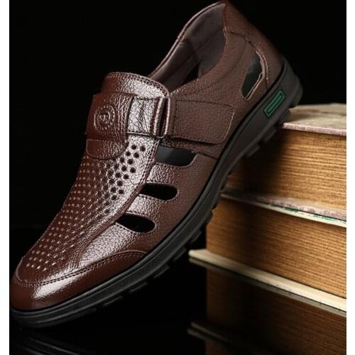 Brand Breathable Men Sandals Light Causal Men Beach Shoes Leather Men Slippers Tenis Masculino Outdoor Men Walking Shoes 38-47