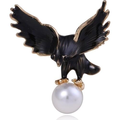 Eagle holds the Pearl Brooch 36x40mm for Lady Party Wedding Cloth Pins Gold Sliver Plated Jewelry Cloth Decoration Accessories