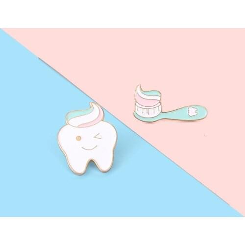 Cartoon Cute Smiley Teeth Toothpaste Toothbrush Enamel Brooch Sweet and Fun Alloy Pins Badge Clothes Accessories Woman Jewelry